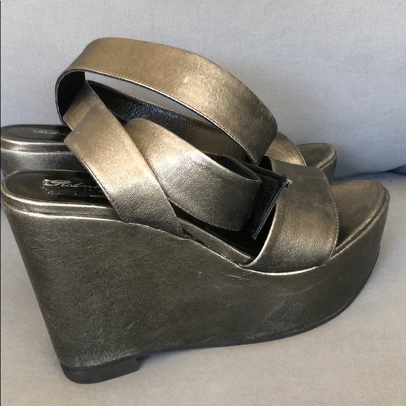 (sold) R O B E R T  C L E R G E R I E - Picture 6 of 8